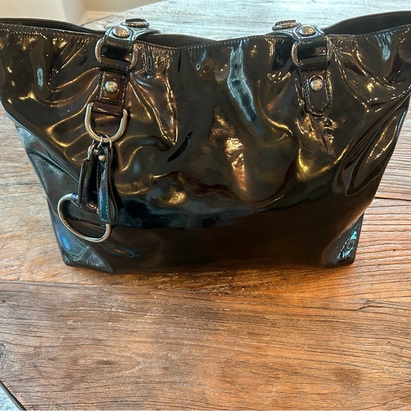 Gucci equestrian black patent leather shoulder back - Picture 7 of 12